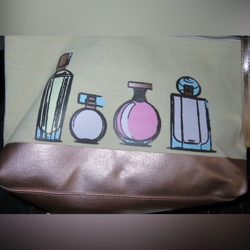 NWT Candie Couture by Macbeth Collection Cosmetic Bag with charm zipper pull